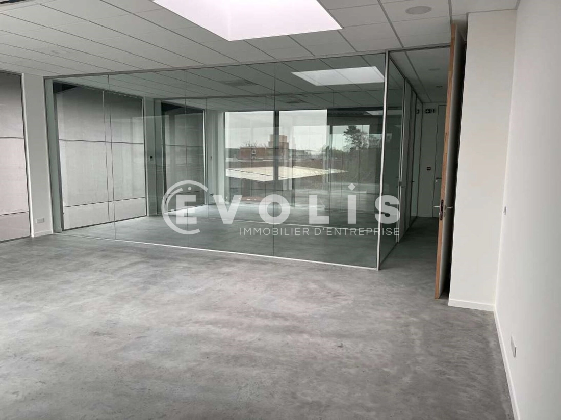 Photo 6 – location Entrepôts / activités	NEUVILLE EN FERRAIN (59960)