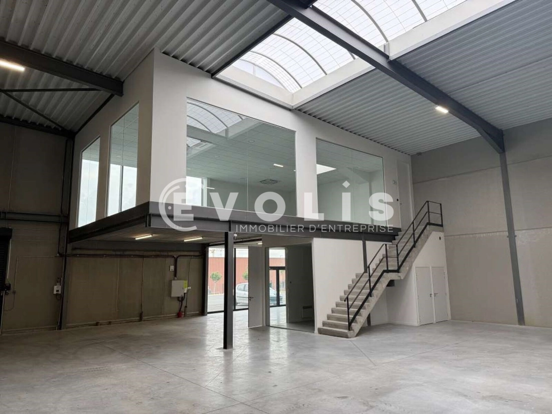 Photo 8 – location Entrepôts / activités	NEUVILLE EN FERRAIN (59960)