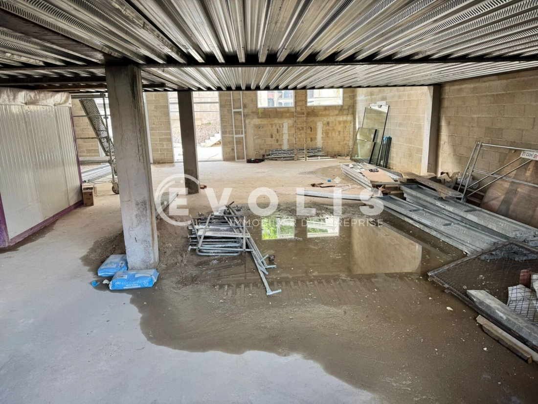 Photo 2 – location Entrepôts / activités	MONTREUIL (93100)