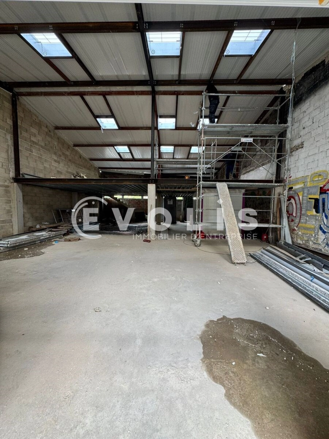 Photo 1 – location Entrepôts / activités	MONTREUIL (93100)