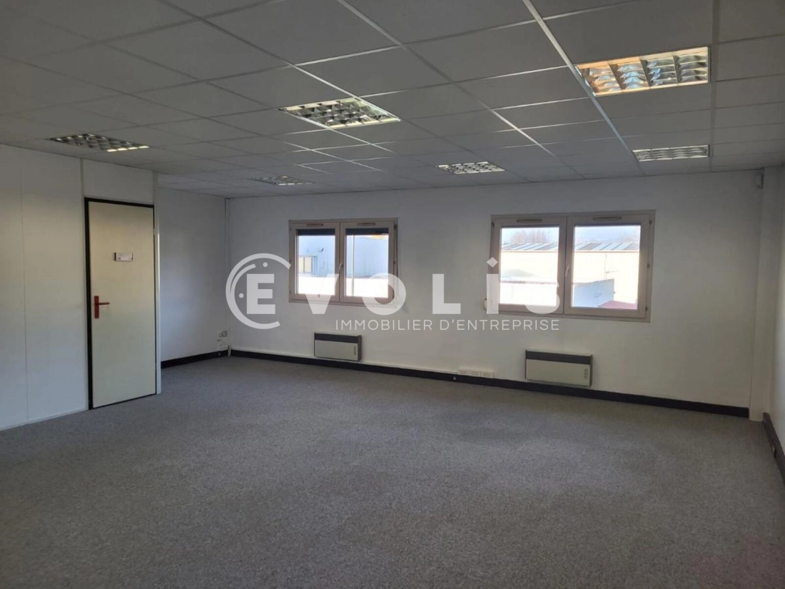 Photo 2 – location Entrepôts / activités	MASSY (91300)