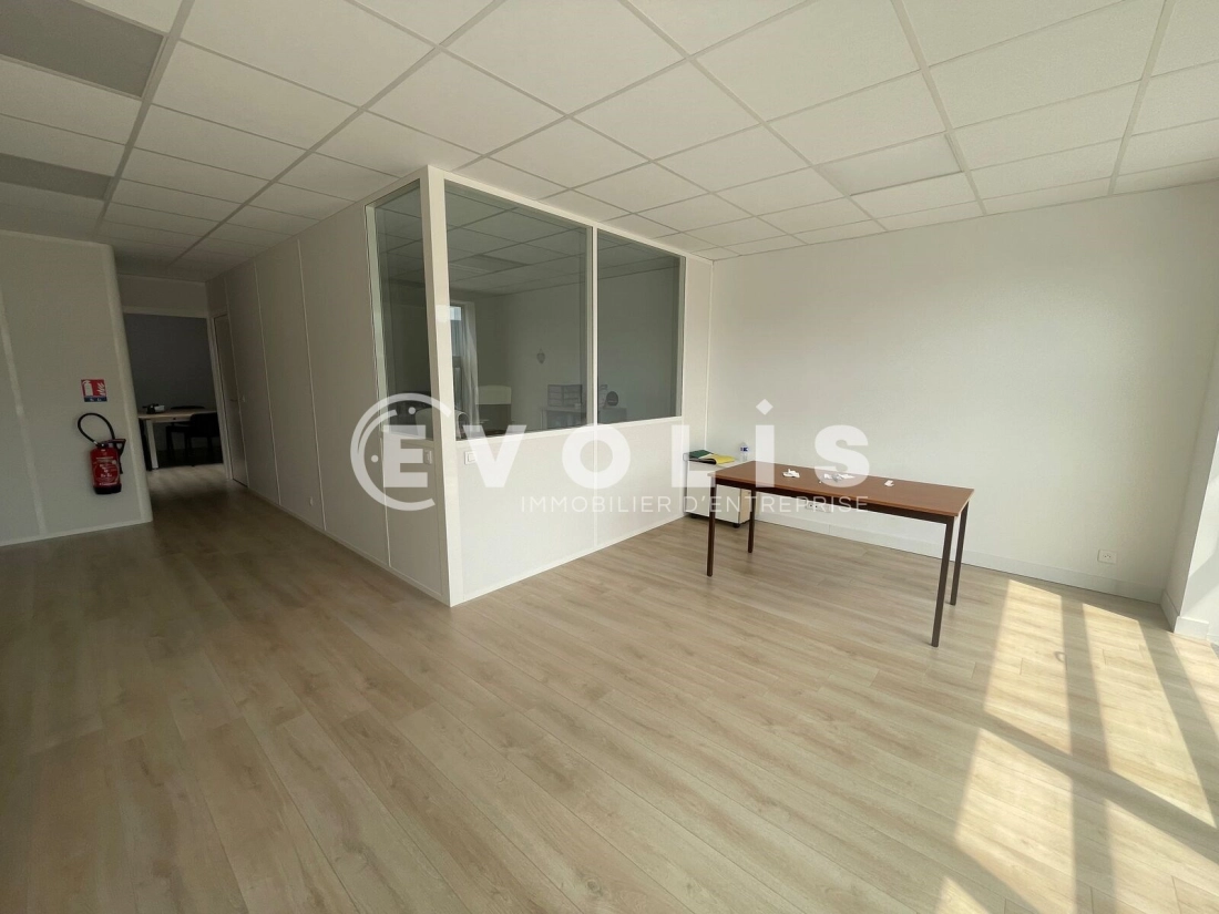 Photo 4 – location Entrepôts / activités	EYSINES (33320)