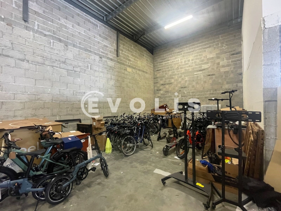 Photo 1 – location Entrepôts / activités	EYSINES (33320)