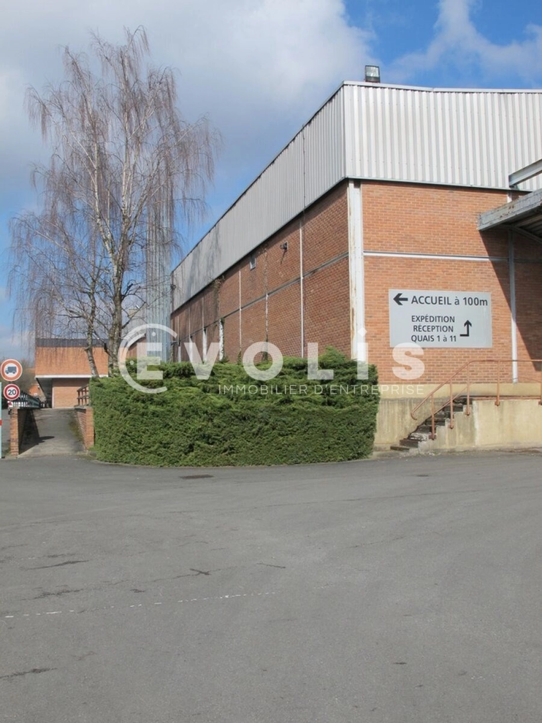 Photo 4 – location Entrepôts / activités	MONS EN BAROEUL (59370)