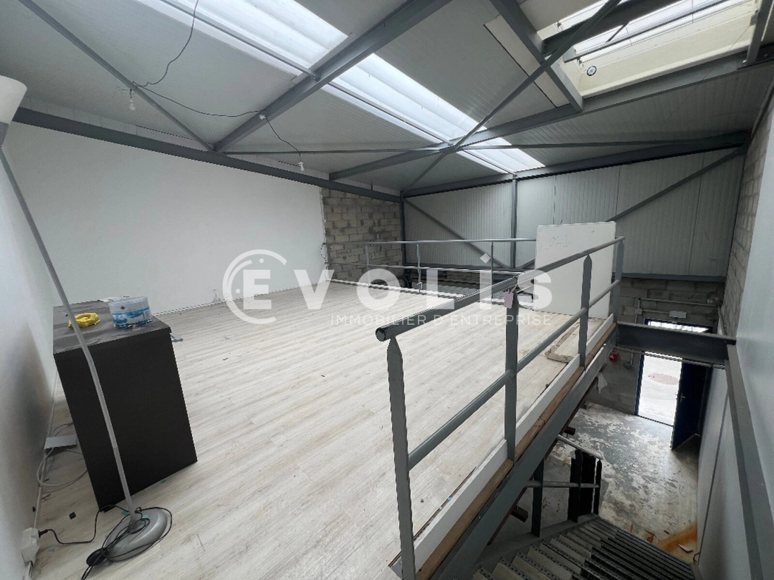Photo 4 – location Entrepôts / activités	VILLENEUVE LE ROI (94290)