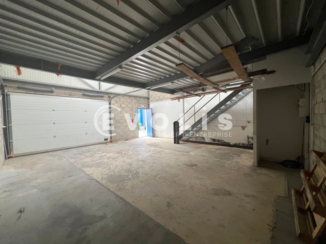 Photo 3 – location Entrepôts / activités	VILLENEUVE LE ROI (94290)