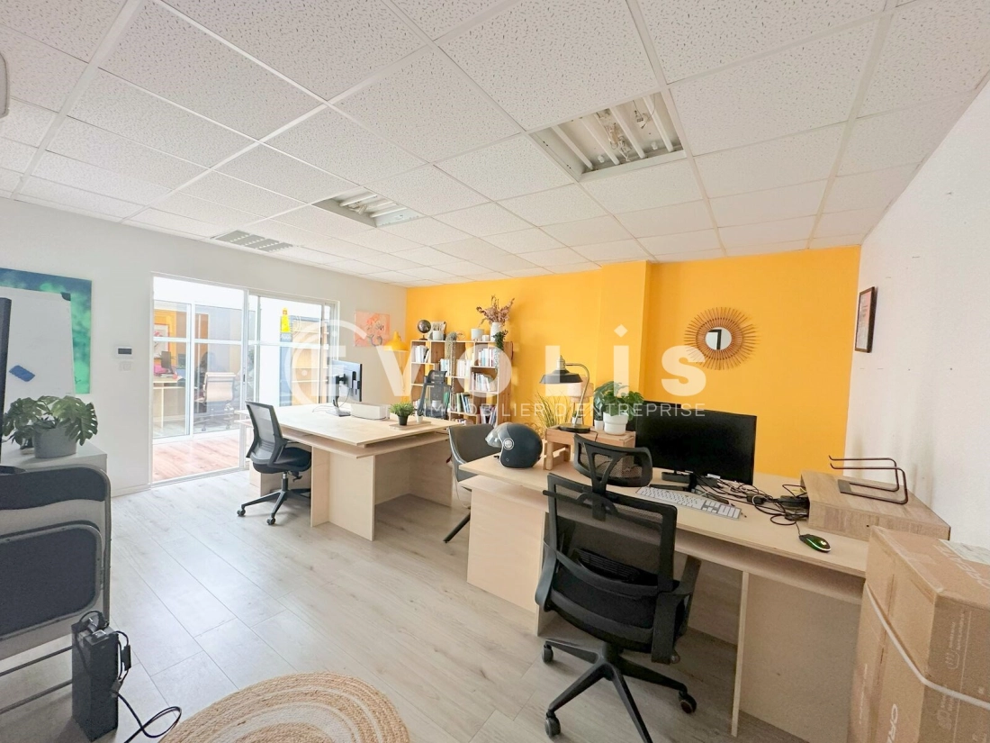 Photo 1 – location Entrepôts / activités	CENON (33150)