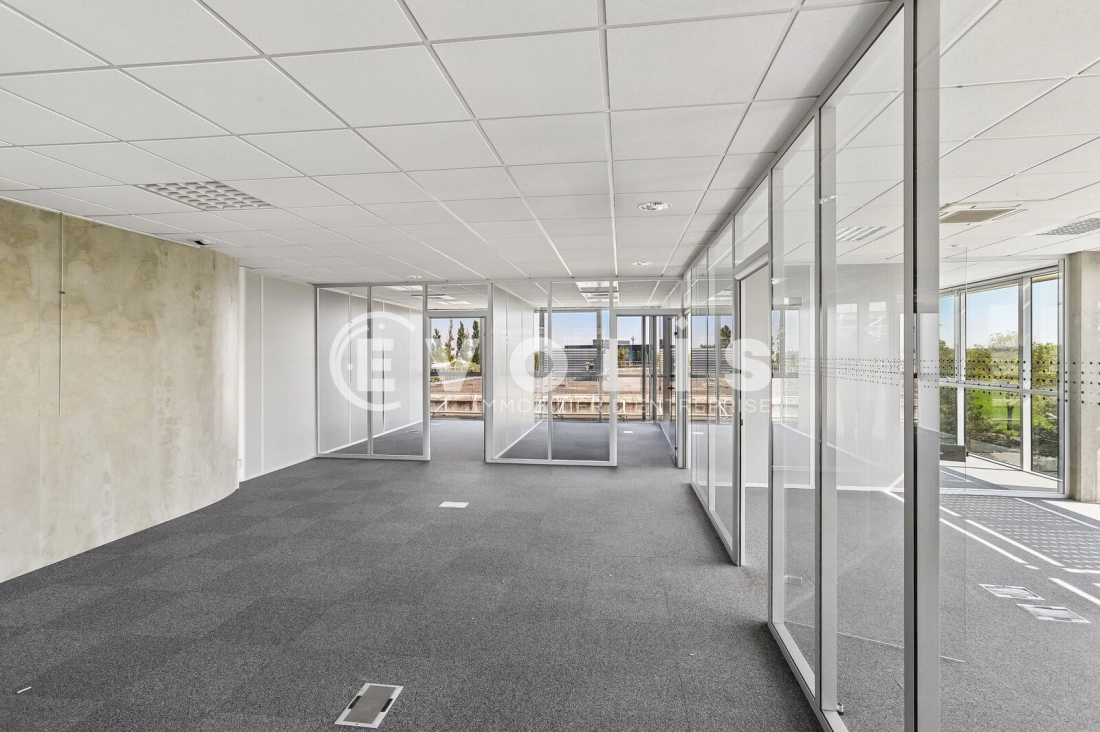 Photo 1 – location bureaux	BRON (69500)