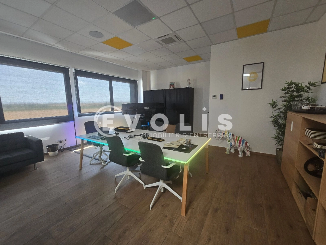Photo 7 – location Entrepôts / activités	VILLEJUST (91140)