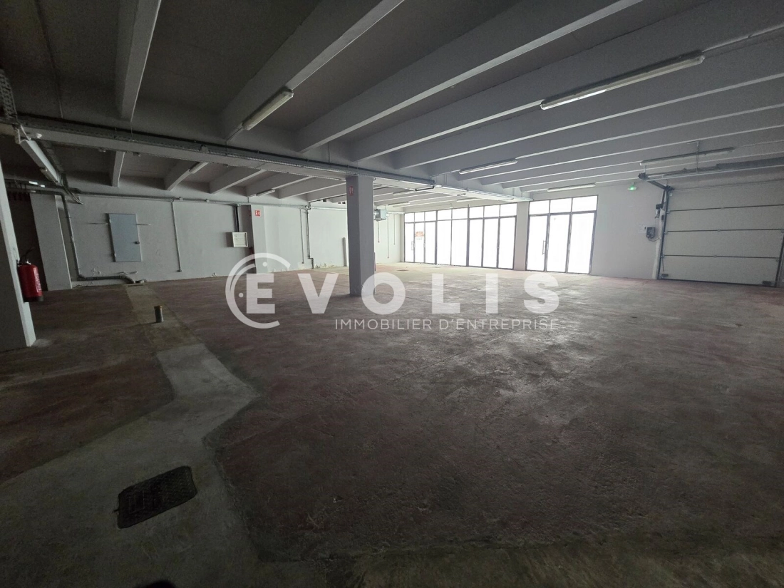 Photo 4 – location Entrepôts / activités	PALAISEAU (91120)