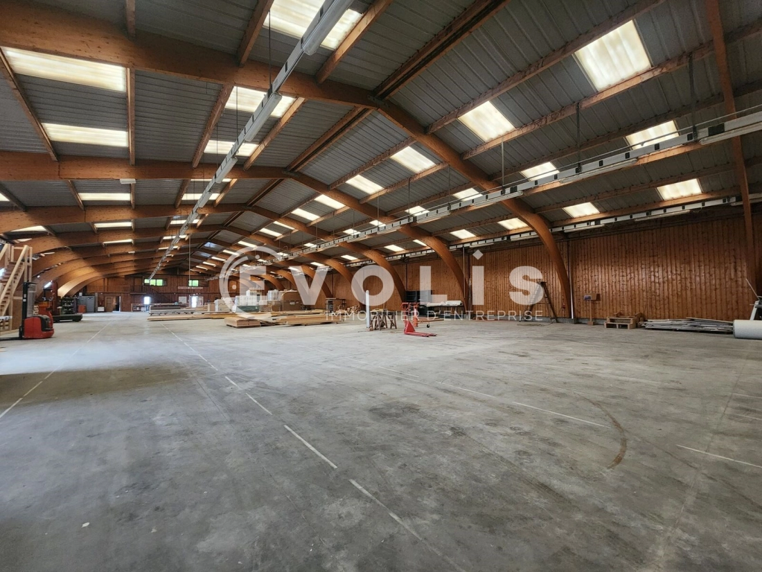 Photo 3 – vente Entrepôts / activités	RUY MONTCEAU (38300)