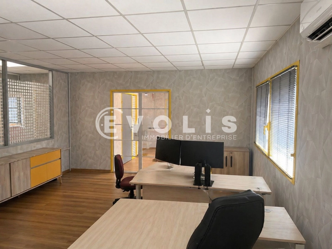 Photo 5 – location Entrepôts / activités	DECINES CHARPIEU (69150)
