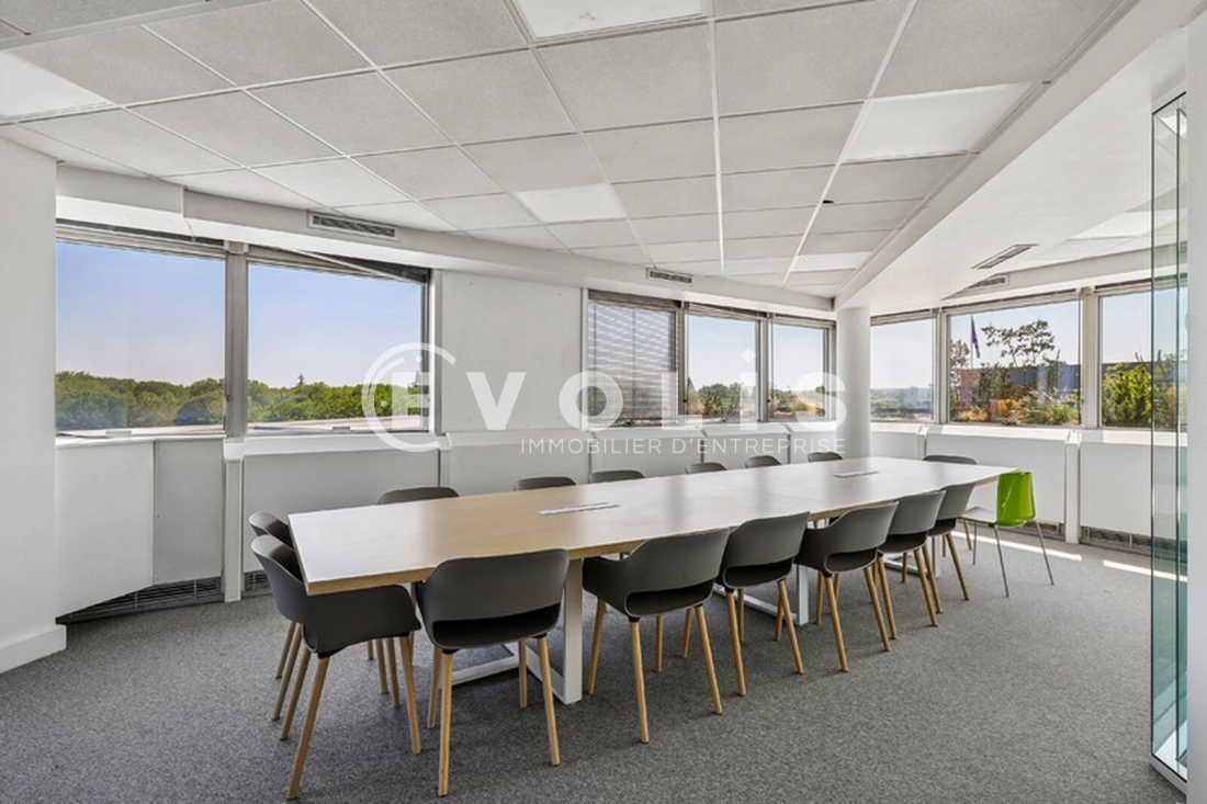 Photo 2 – location bureaux	SURESNES (92150)