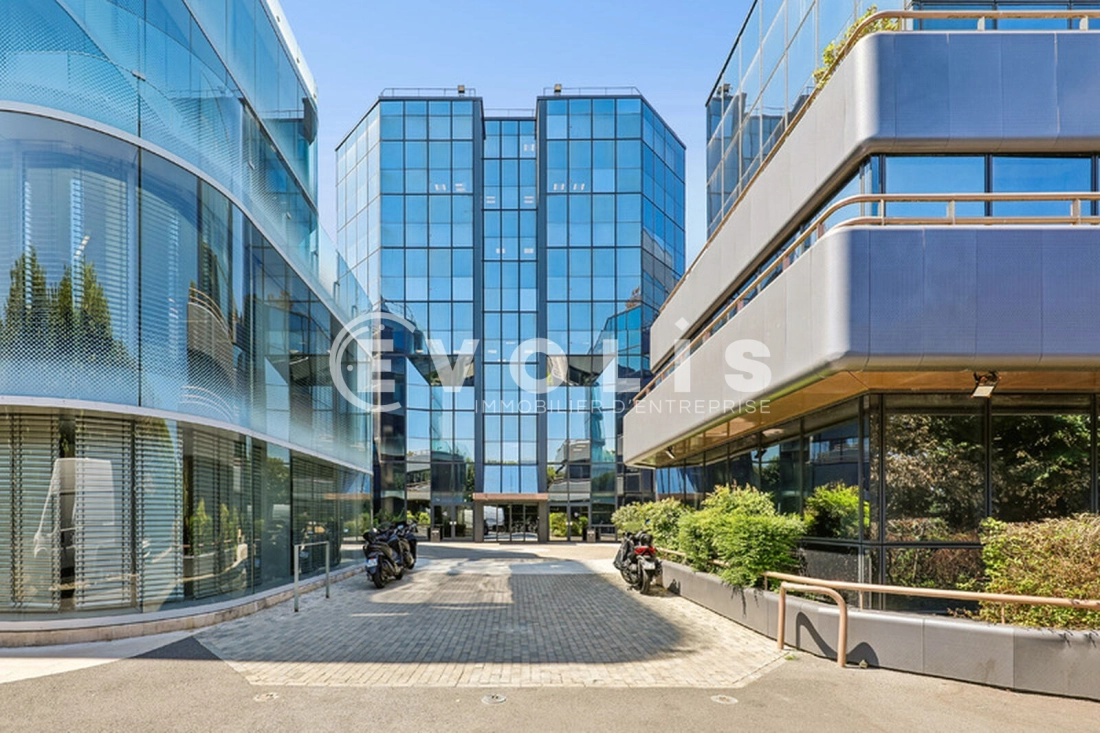 Photo 1 – location bureaux	SURESNES (92150)