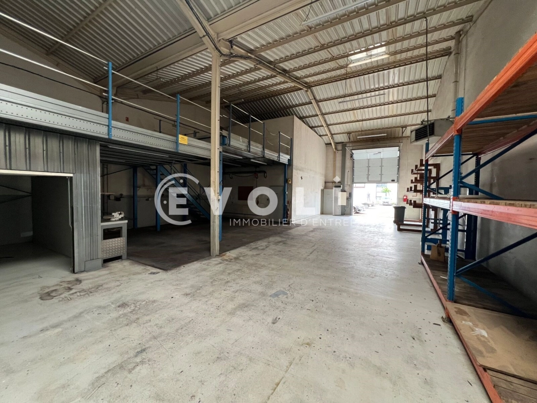Photo 1 – vente Entrepôts / activités	MEYZIEU (69330)