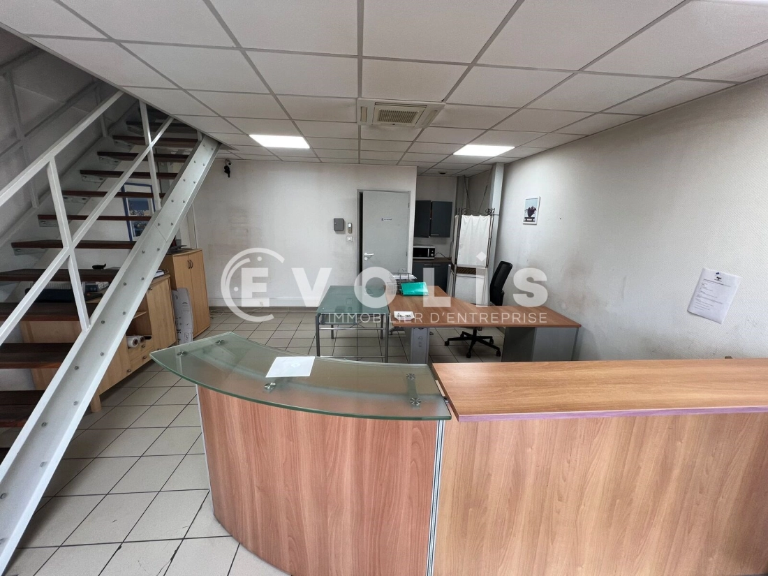 Photo 6 – vente Entrepôts / activités	MEYZIEU (69330)