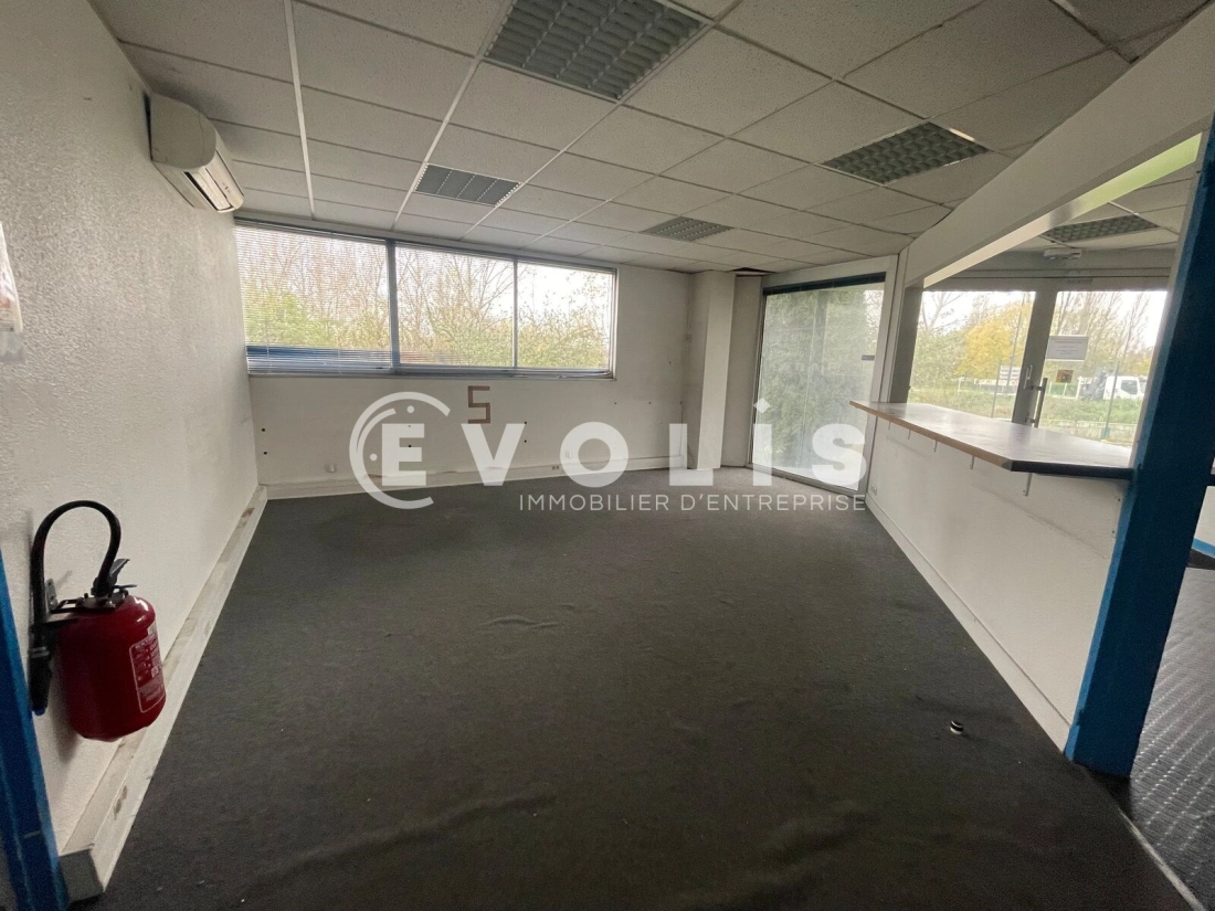 Photo 2 – vente Entrepôts / activités	BORDEAUX (33300)