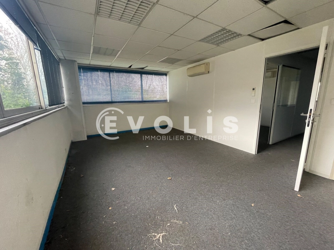 Photo 4 – vente Entrepôts / activités	BORDEAUX (33300)