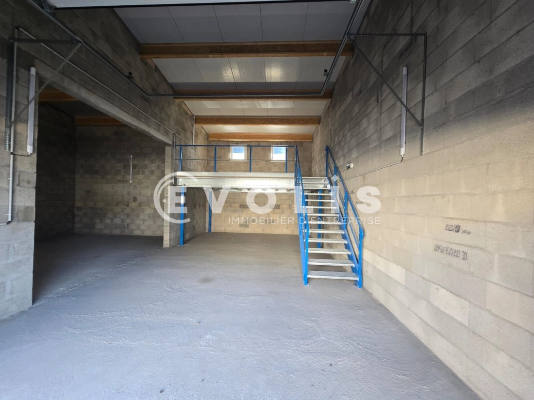 Photo 2 – vente Entrepôts / activités	BRIERES LES SCELLES (91150)