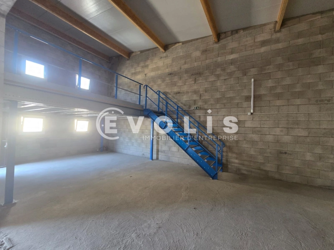Photo 8 – vente Entrepôts / activités	BRIERES LES SCELLES (91150)