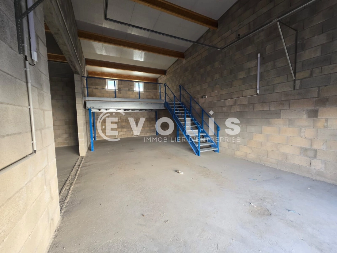 Photo 3 – vente Entrepôts / activités	BRIERES LES SCELLES (91150)
