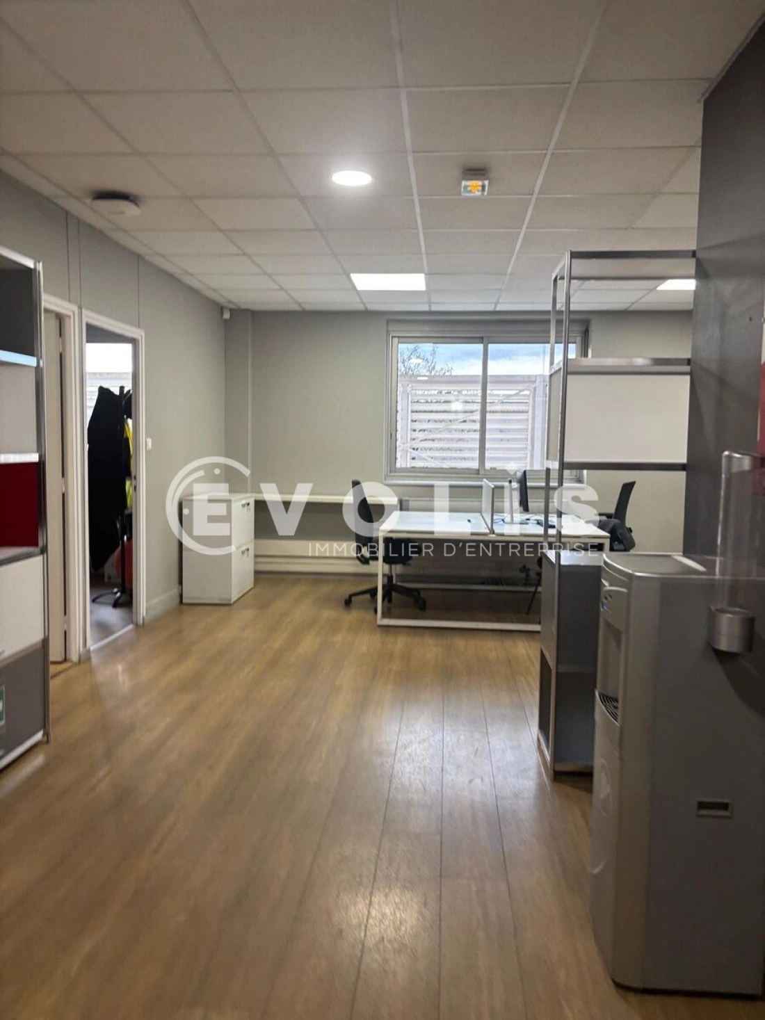 Photo 11 – vente Entrepôts / activités	CHASSIEU (69680)