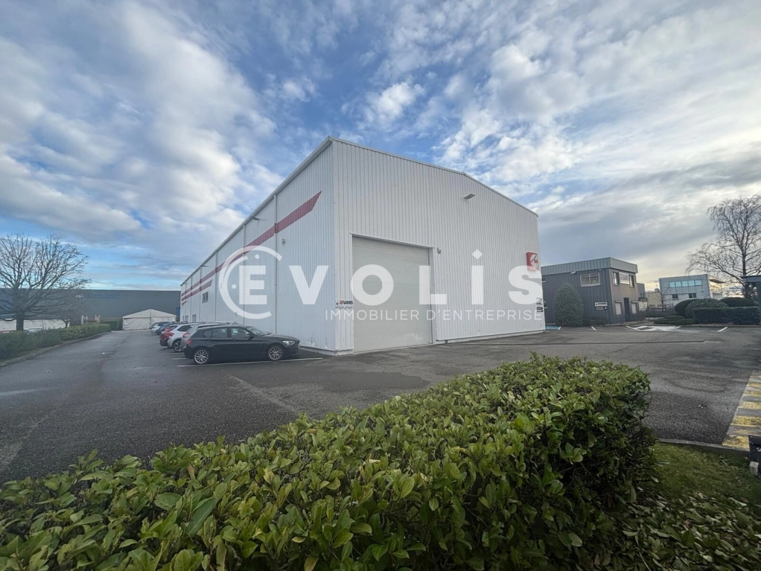 Photo 3 – vente Entrepôts / activités	CHASSIEU (69680)