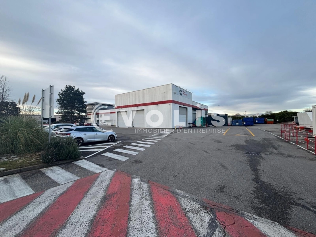 Photo 4 – vente Entrepôts / activités	CHASSIEU (69680)