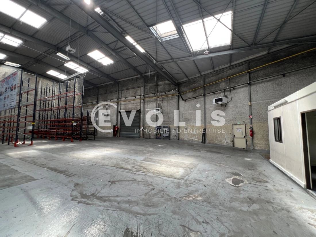 Photo 3 – vente Entrepôts / activités	OZOIR LA FERRIERE (77330)