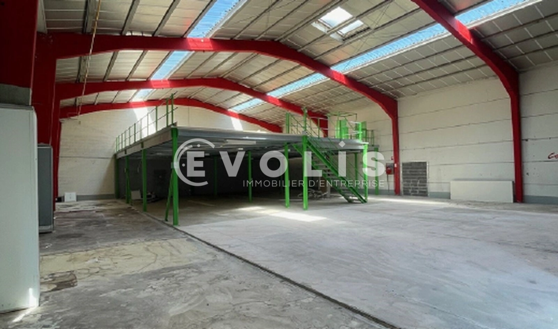 Photo 1 – location Entrepôts / activités	MARCQ EN BAROEUL (59700)
