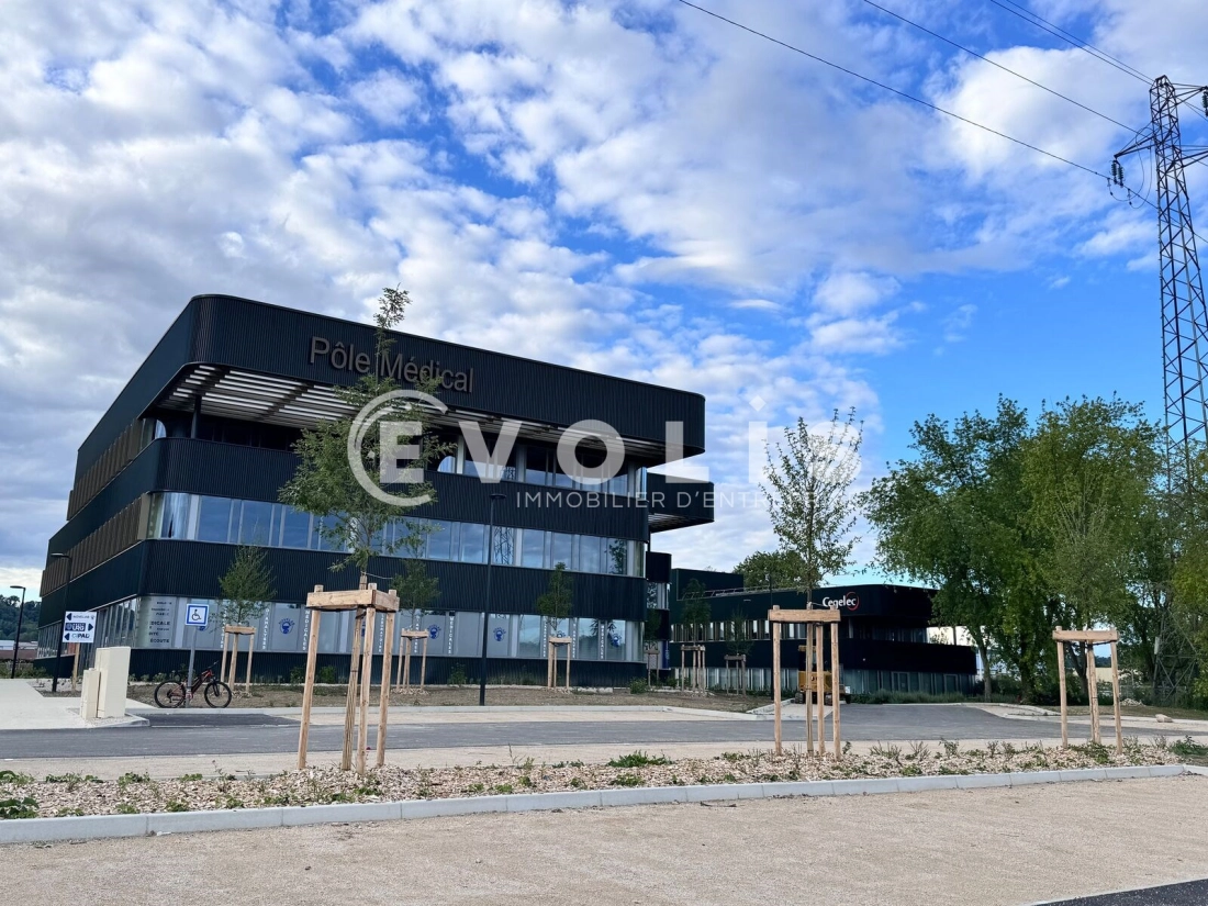 Photo 1 – vente bureaux	SAINT MAURICE DE BEYNOST (01700)