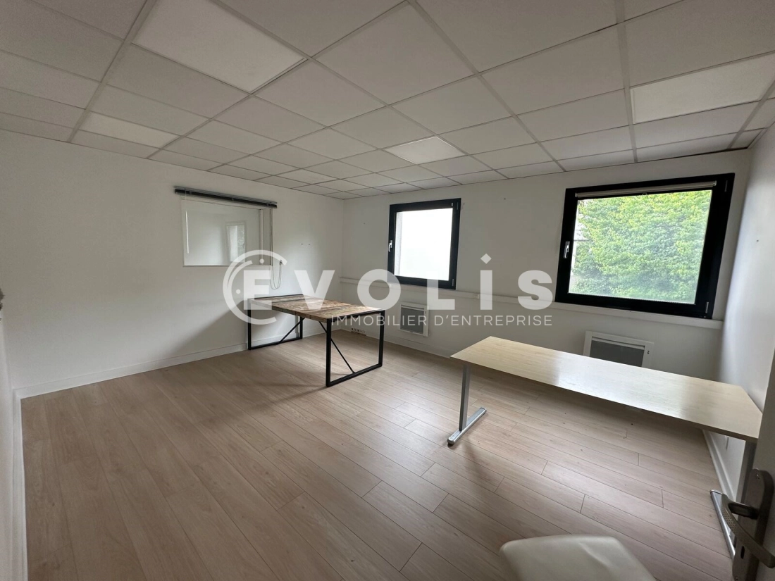 Photo 1 – location bureaux	MONTREUIL (93100)