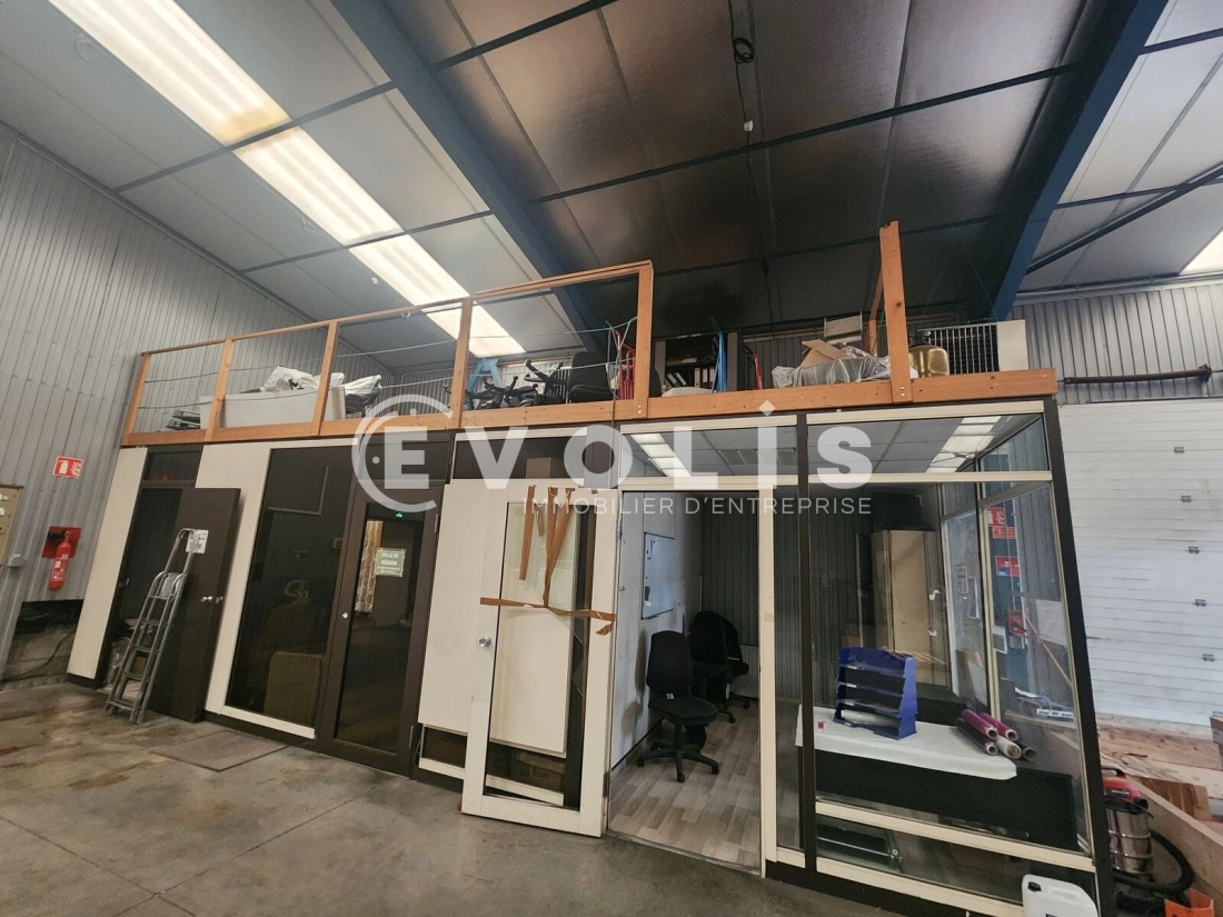 Photo 13 – location Entrepôts / activités	BOURGOIN JALLIEU (38300)