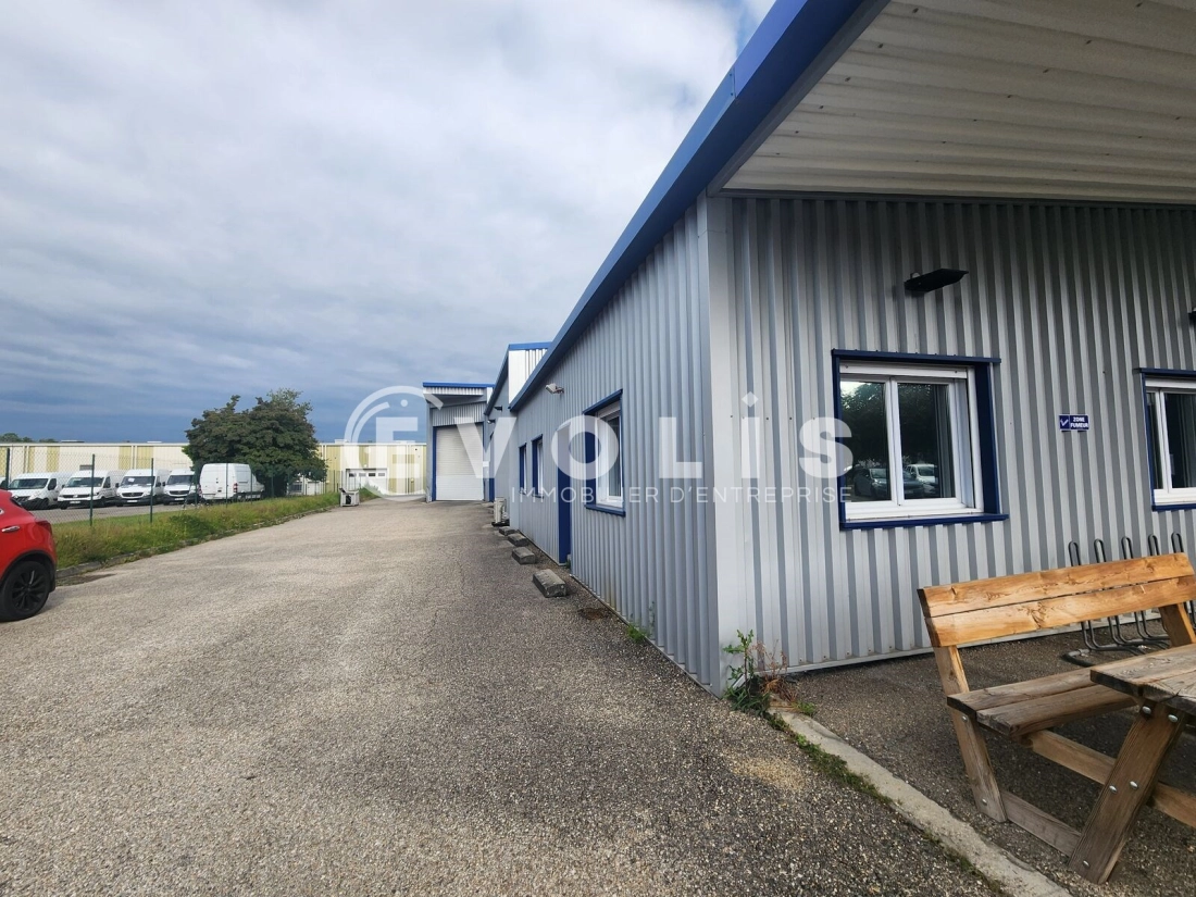 Photo 3 – location Entrepôts / activités	BOURGOIN JALLIEU (38300)