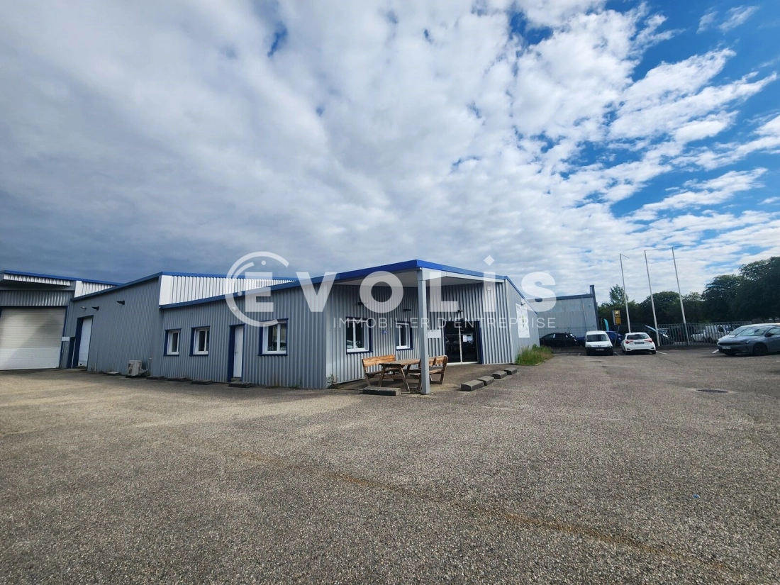 Photo 1 – location Entrepôts / activités	BOURGOIN JALLIEU (38300)