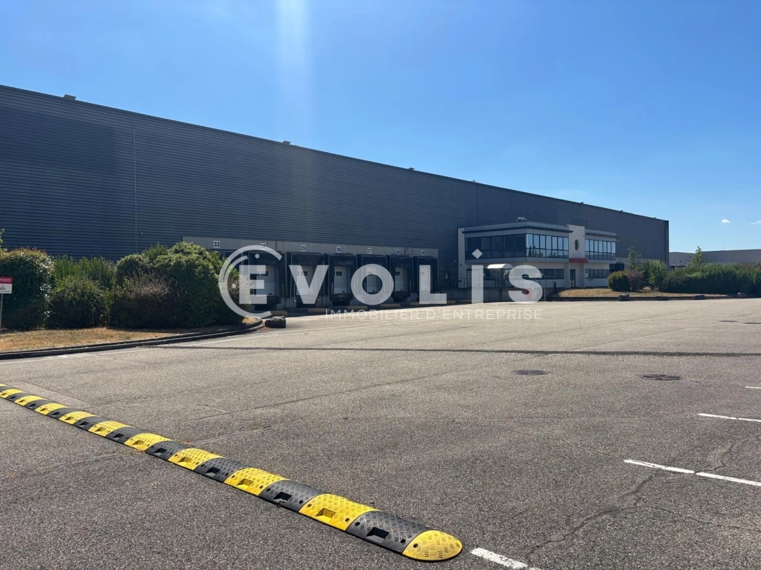 Photo 1 – location Entrepôts / activités	GENAS (69740)