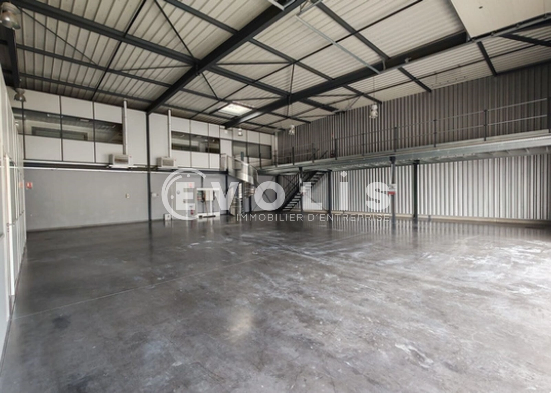 Photo 3 – location Entrepôts / activités	VOURLES (69390)