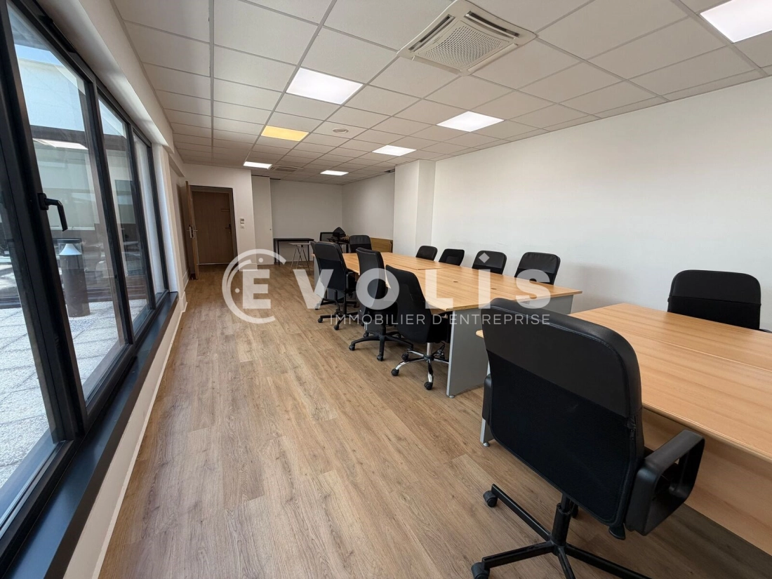 Photo 1 – location bureaux	IVRY SUR SEINE (94200)
