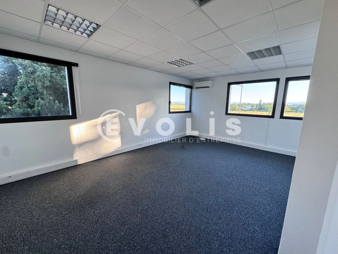 Photo 8 – location bureaux	RILLIEUX LA PAPE (69140)