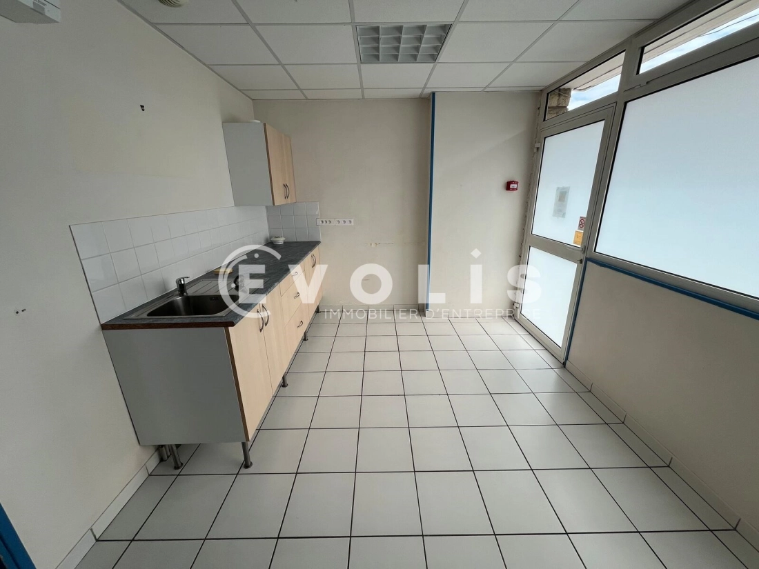 Photo 4 – location Locaux commerciaux	ROISSY EN BRIE (77680)