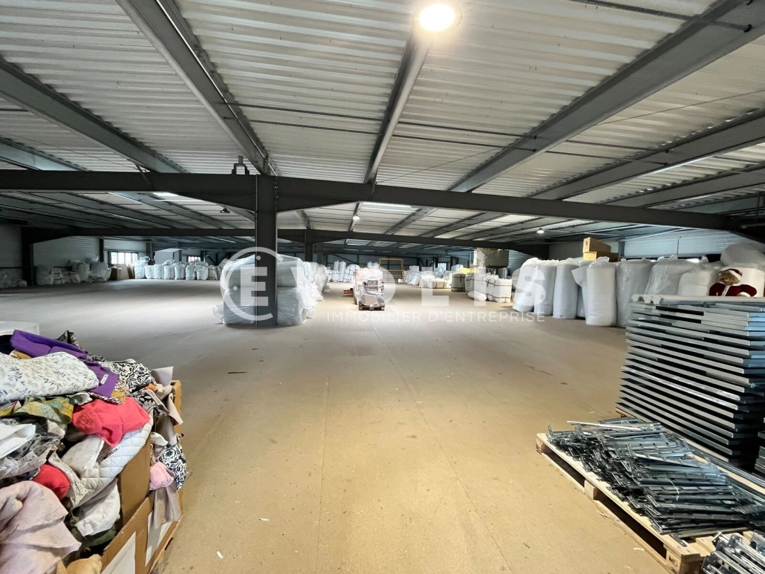 Photo 1 – vente Entrepôts / activités	AUDENGE (33980)