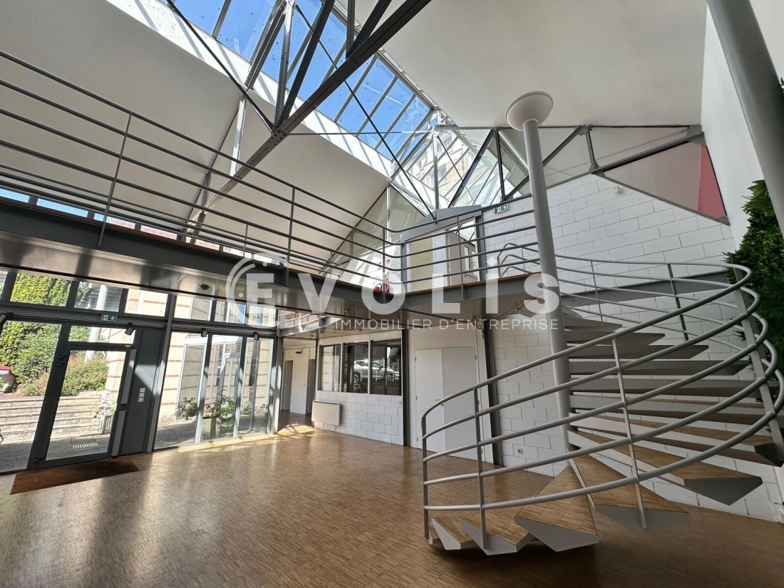 Photo 1 – location bureaux	CACHAN (94230)