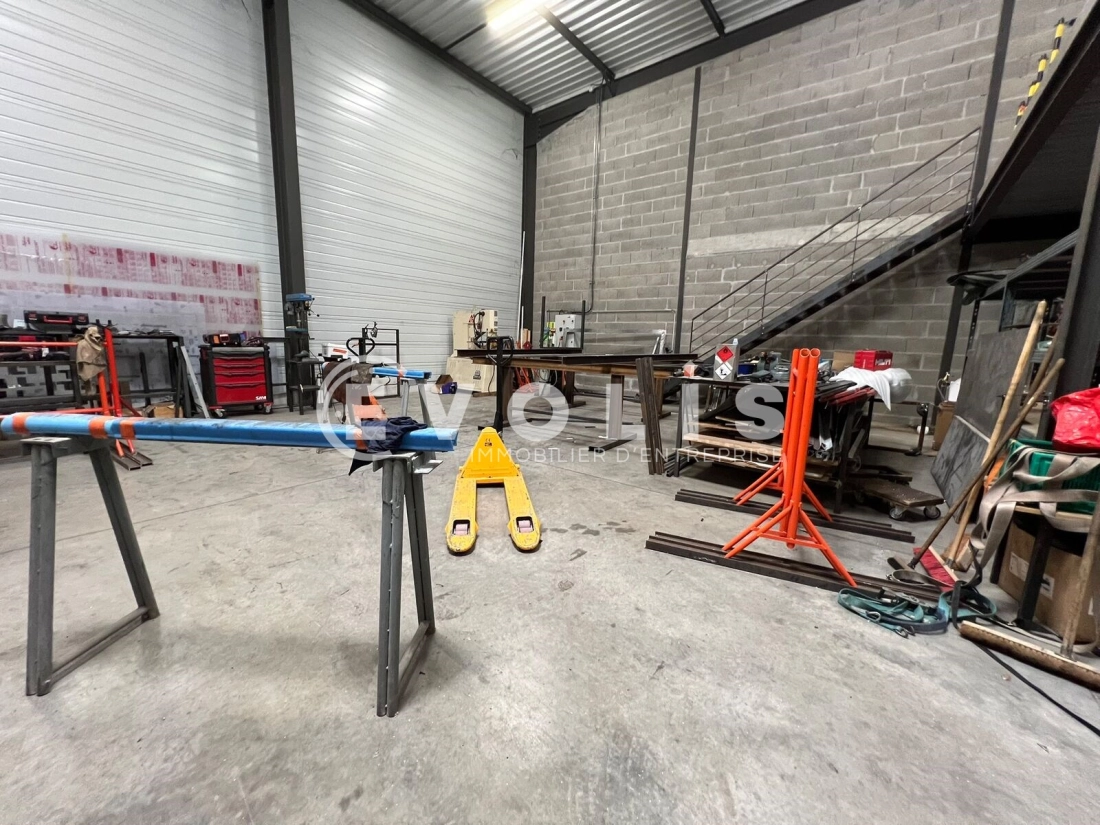 Photo 12 – location Entrepôts / activités	SAINT VULBAS (01150)