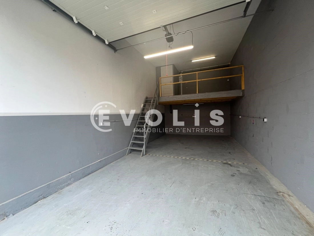 Photo 1 – location Entrepôts / activités	MARCOUSSIS (91460)