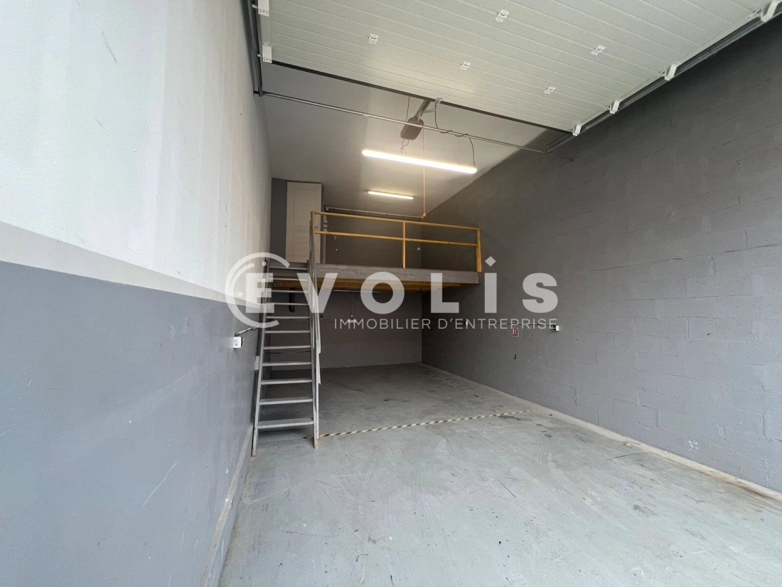 Photo 2 – location Entrepôts / activités	MARCOUSSIS (91460)