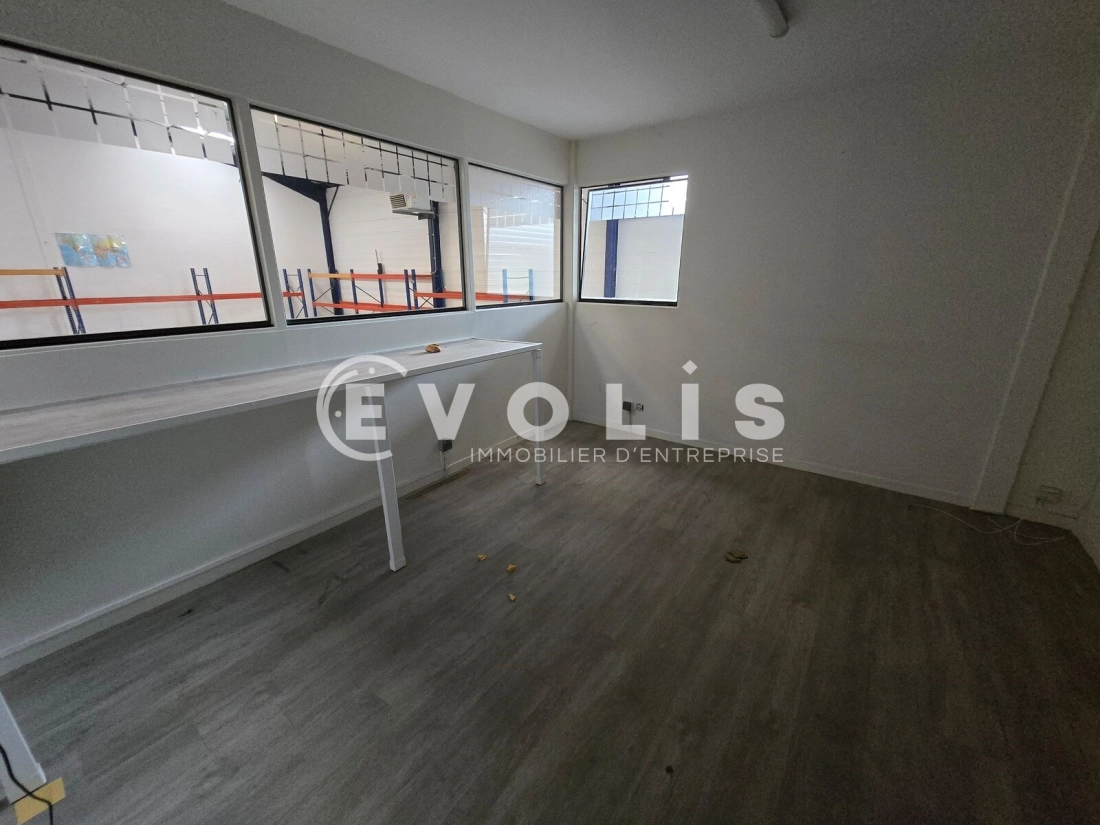 Photo 7 – location Entrepôts / activités	EPINAY SOUS SENART (91860)