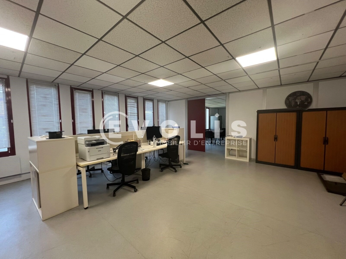 Photo 1 – location bureaux	LES ULIS (91940)