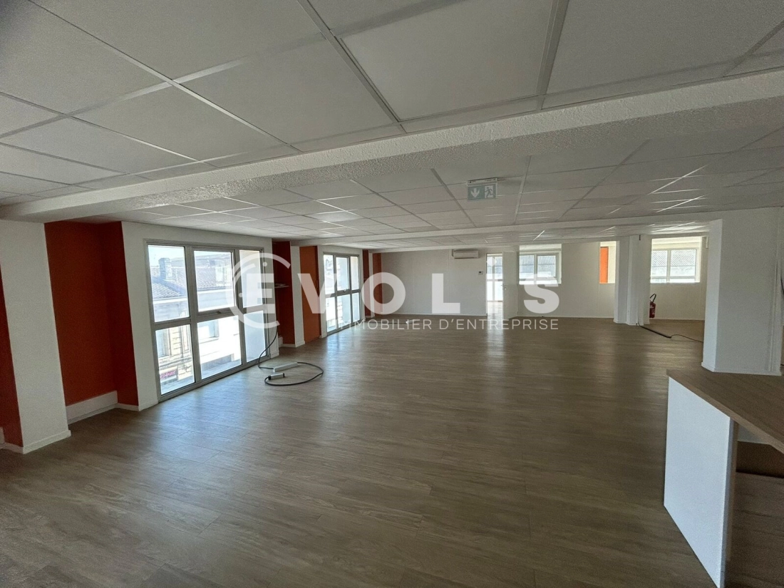 Photo 2 – location bureaux	BORDEAUX (33300)