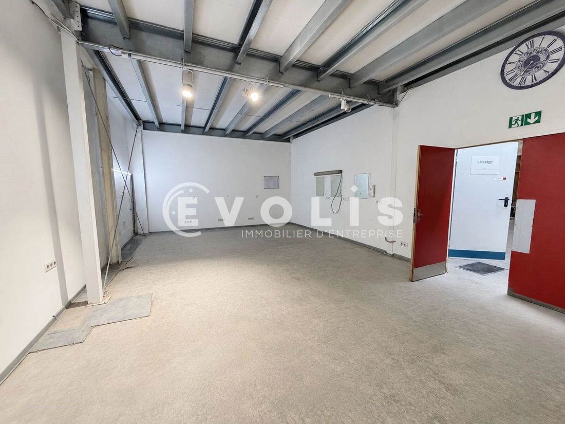 Photo 2 – location Entrepôts / activités	IVRY SUR SEINE (94200)