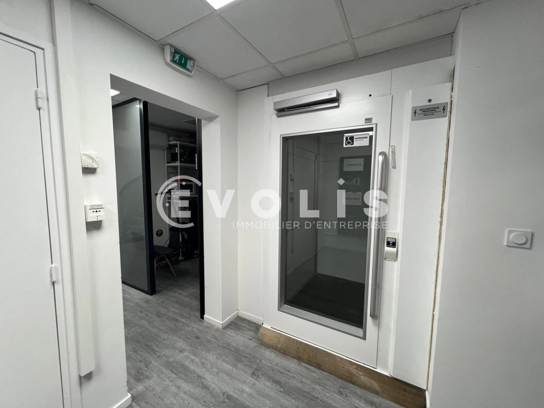 Photo 5 – vente Entrepôts / activités	VILLEURBANNE (69100)